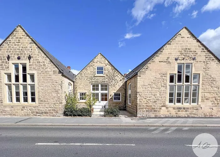 Exceptional Holiday Home 7 In Pickering With Hot Tub