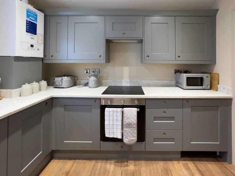 Holiday home Exceptional 7 In With Hot Tub