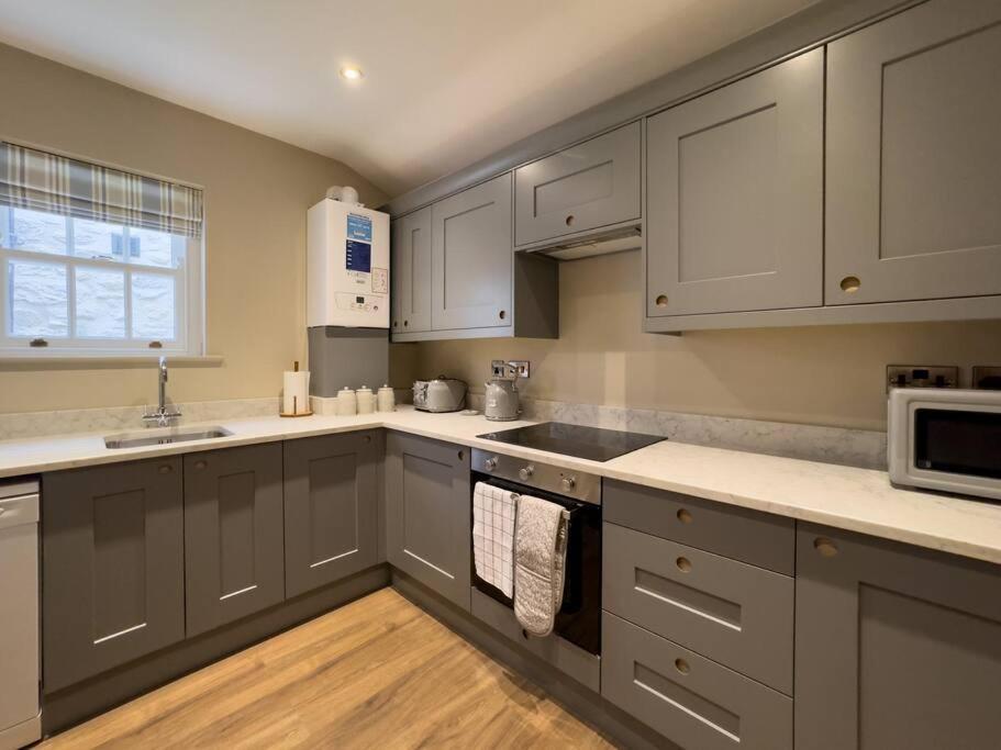Exceptional 7 In With Hot Tub Holiday home Pickering